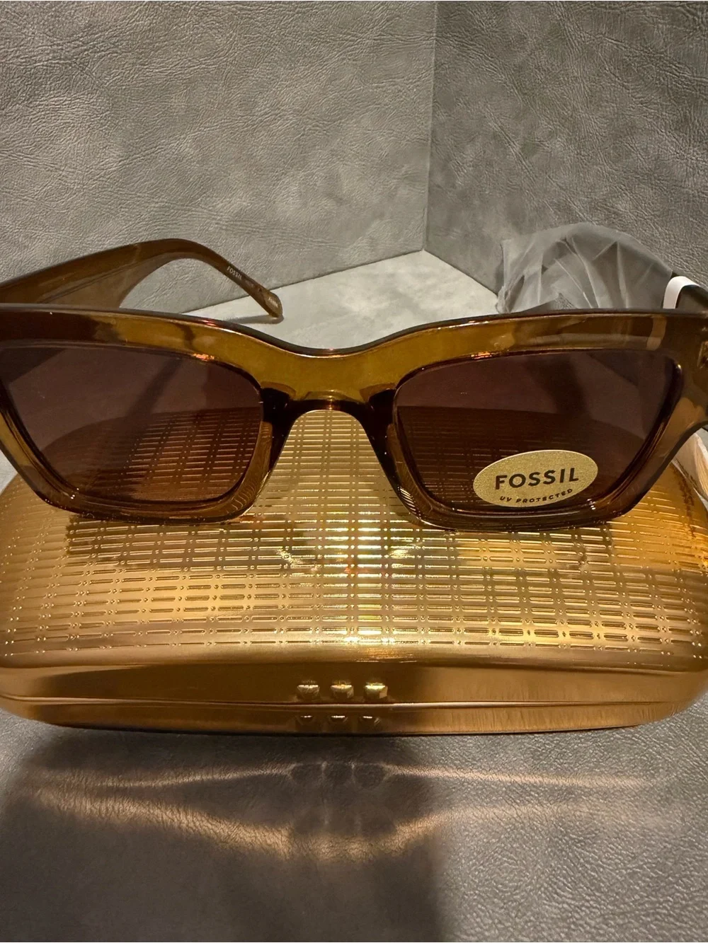 Fossil Amber Brown Rectangular Sunglasses New With Tags and Case 49 23 145
